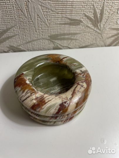 Пепельница из камня оникс