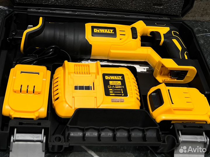 Аккумуляторная сабельная пила dewalt