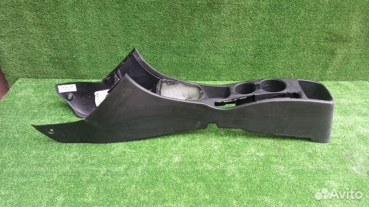 Консоль,тоннель центральная Hyundai Solaris 1