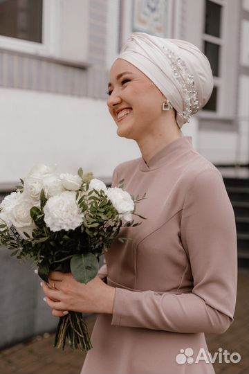 Платье на никах