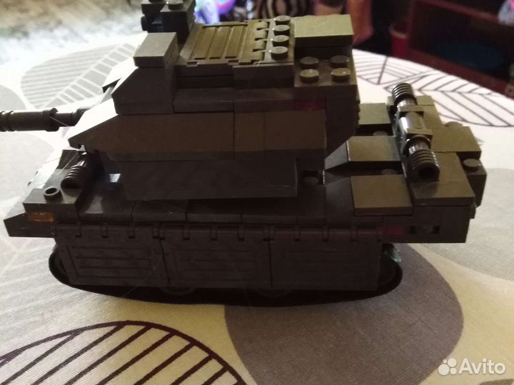 Танк из lego