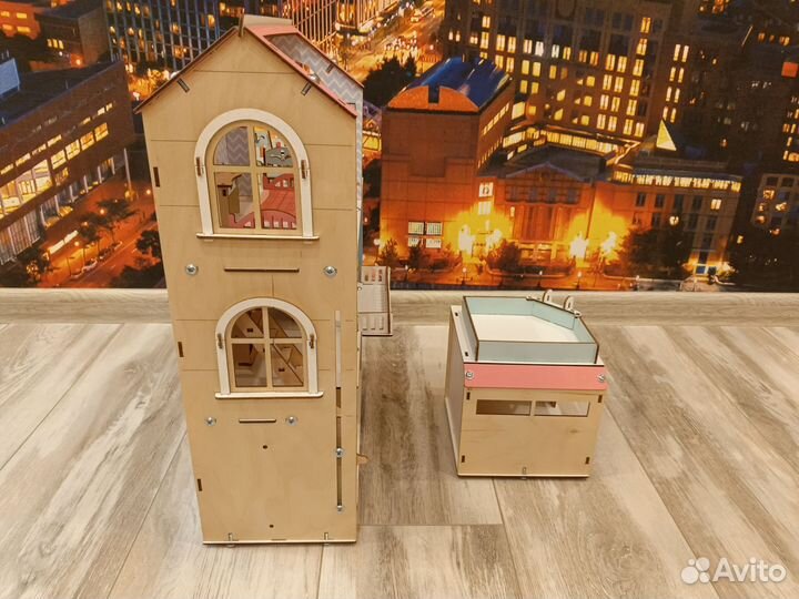 Кукольный домик с гаражом