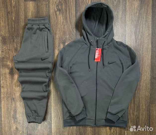 Спортивный костюм Nike на флисе
