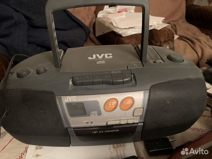 Кассетный и дисковый магнитофон jvc
