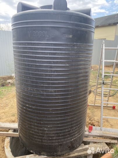 Пластиковая емкость 2000 л