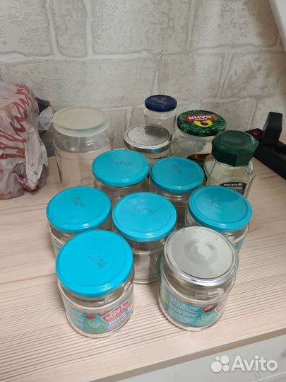 Банки с крышками, бесплатно