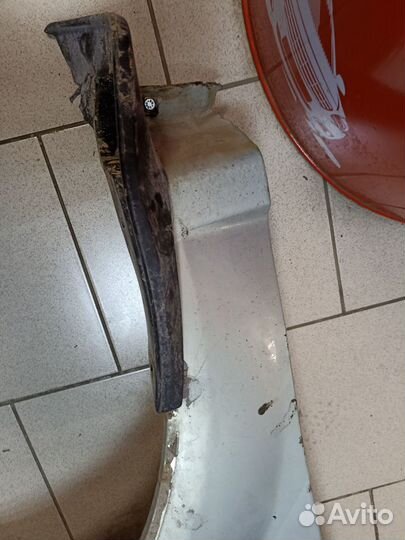 Крыло правое renault logan