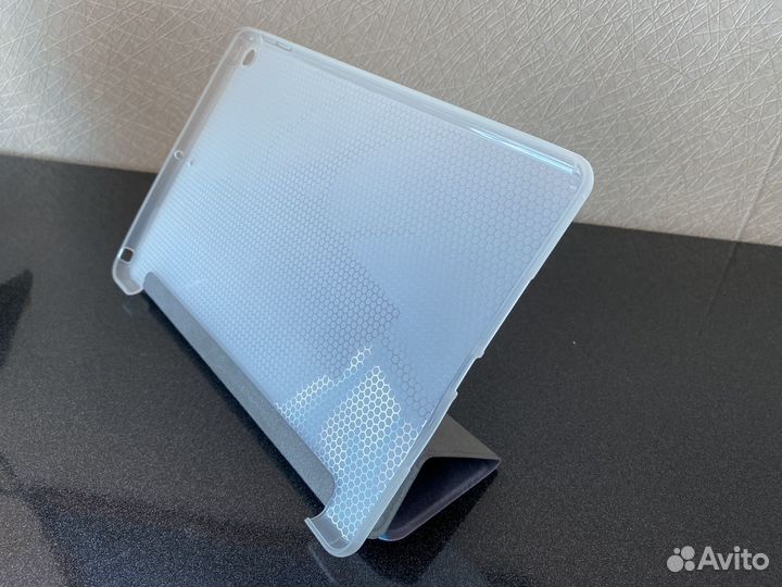 Чехол на iPad 10.2