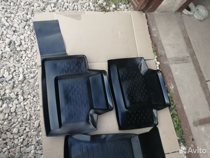 Новые резиновые коврики газ Волга