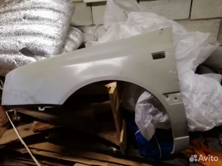 Продам переднее крыло от вольксваген