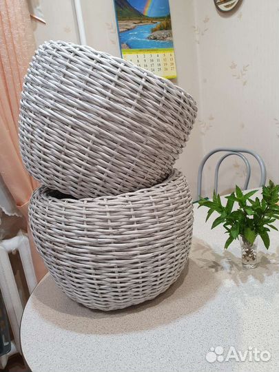 Кашпо из искусственного ротанга