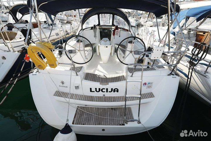 Парусно-моторная яхта Jeanneau Sun Odyssey 39i