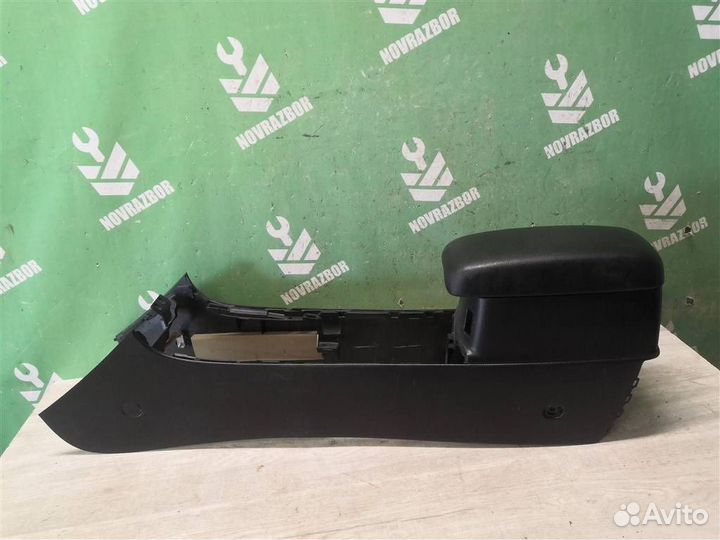 Подлокотник Мазда 6