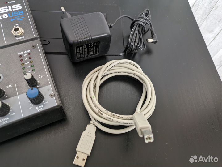 Микшер / Звуковая карта Alesis MultiMix 6 USB