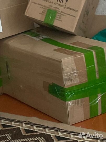 Коробка женских вещей