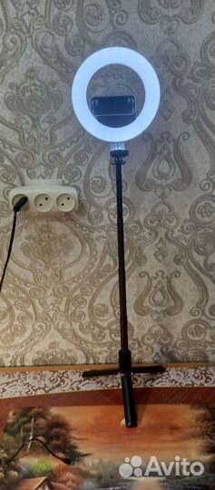 Штатив для телефона с лампой