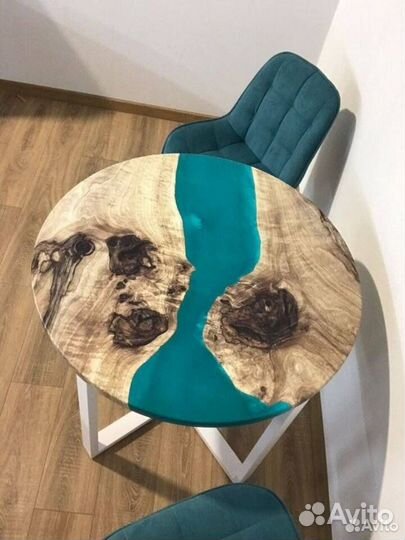 Стол круглый 'Random Million'