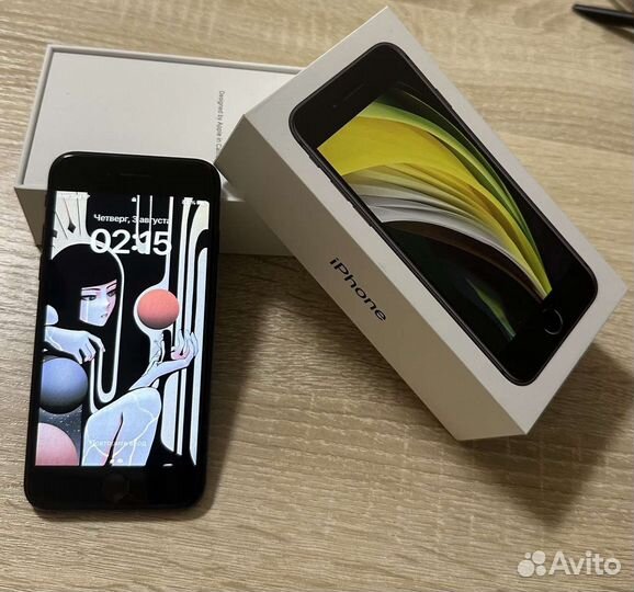 Телефон iPhone se 2020
