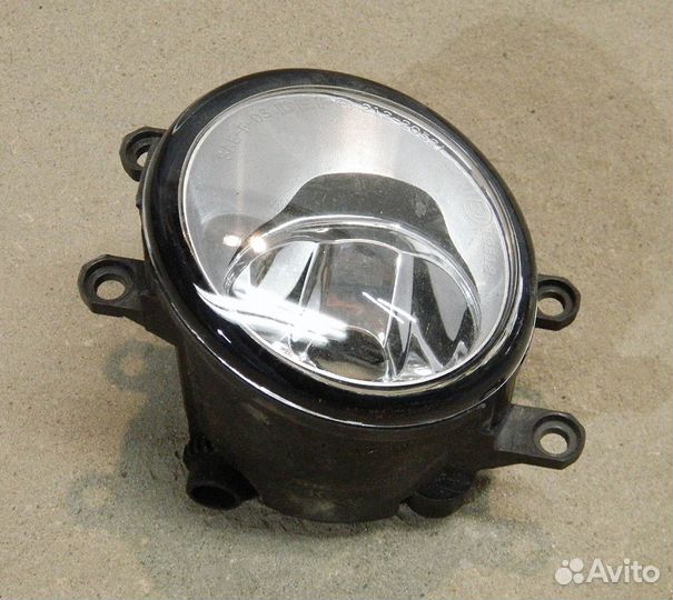 Фара противотуманная передняя левая Toyota RAV4