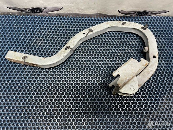 Петля крышки багажника правая R