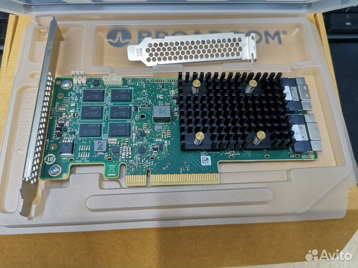 Broadcom megaraid 9560-16I