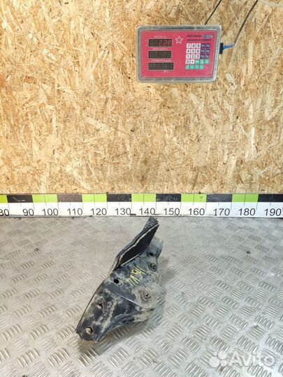 Кронштейн передней балки Lexus Ls 2006-2017