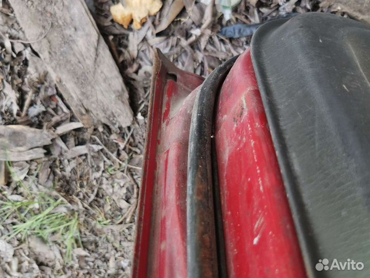 Дверь задняя правая MitsubishiCarisma