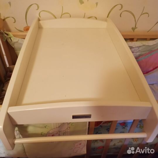 Пеленальный столик