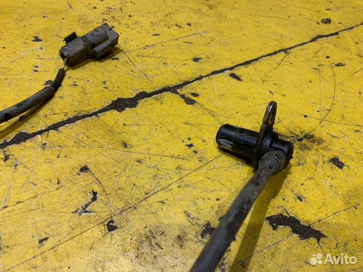 Датчик ABS задний левый Mitsubishi Pajero 4 2007-2