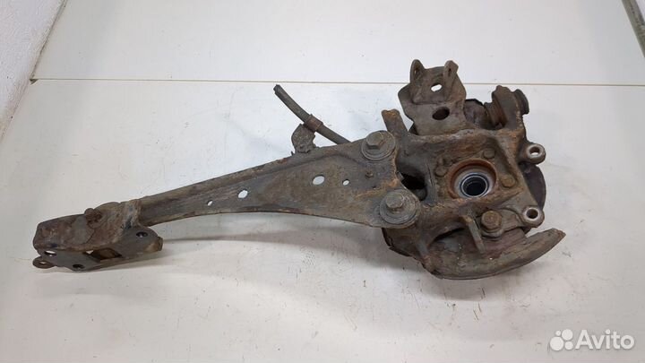 Ступица (кулак, цапфа) левая задняя Toyota RAV 4