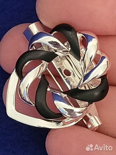 Держатель для шейного платка, шали