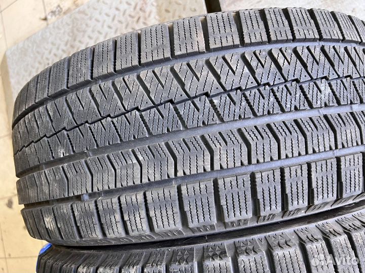 Bridgestone Blizzak VRX2 215/55 R17 94Q