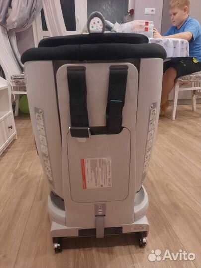 Автомобильное кресло britax romer