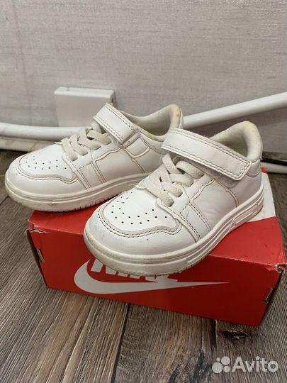 Кроссовки детские