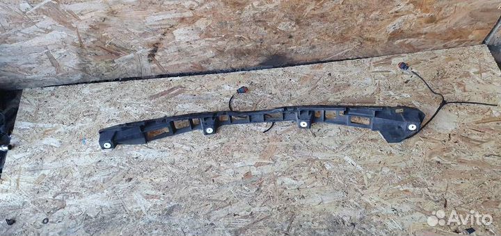 Направляющая бампера Opel Astra J GTC 2012-2017