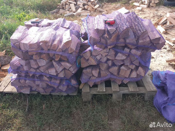 Дрова березовые дубовые колотые в сетках