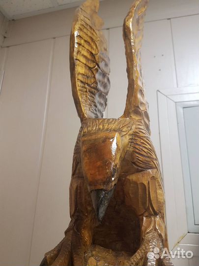 Орёл сувенир из массива дерева