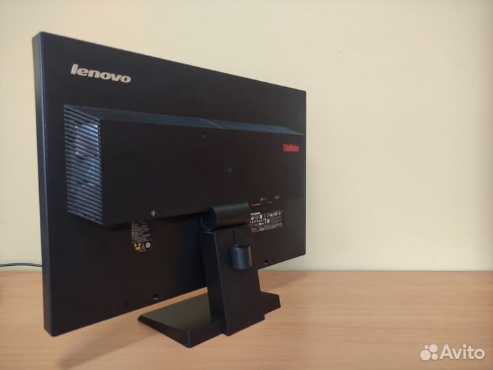 Монитор 22 дюйма Lenovo L2250pwD