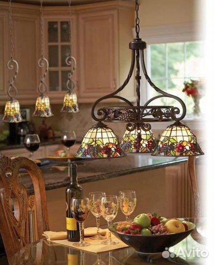 Витражи из цветного стекла