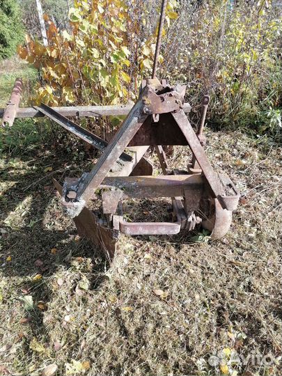 Плуг трех корпусной