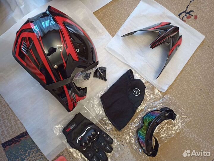 Шлем новый комплект