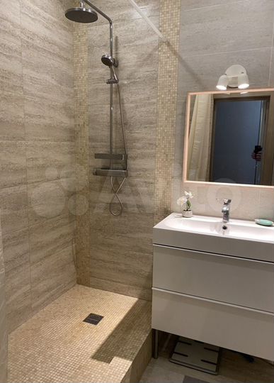 2-к. квартира, 67,4 м², 2/5 эт.