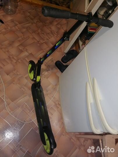 Самокат детский двухколесный бу 1 сезон