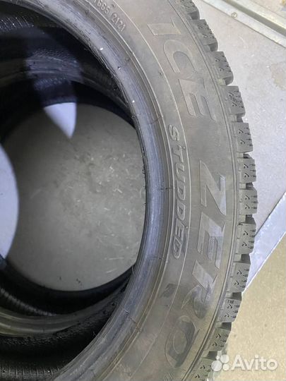 Pirelli Ice Zero 215/50 R17