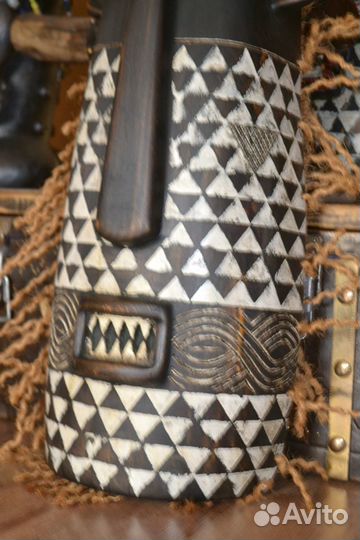 Африканская маска дерево