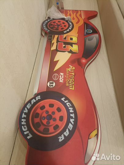 Детская кровать машина