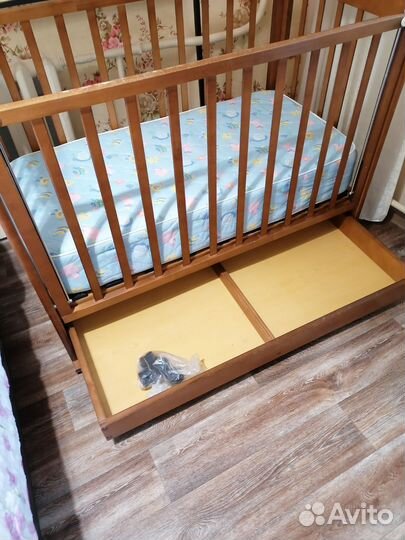 Детская кроватка качалка
