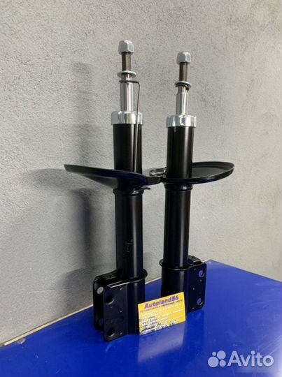 Стойки амортизатора передние Renault Logan