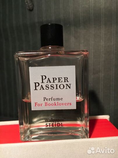 Paper Passion perfume Wallpaper