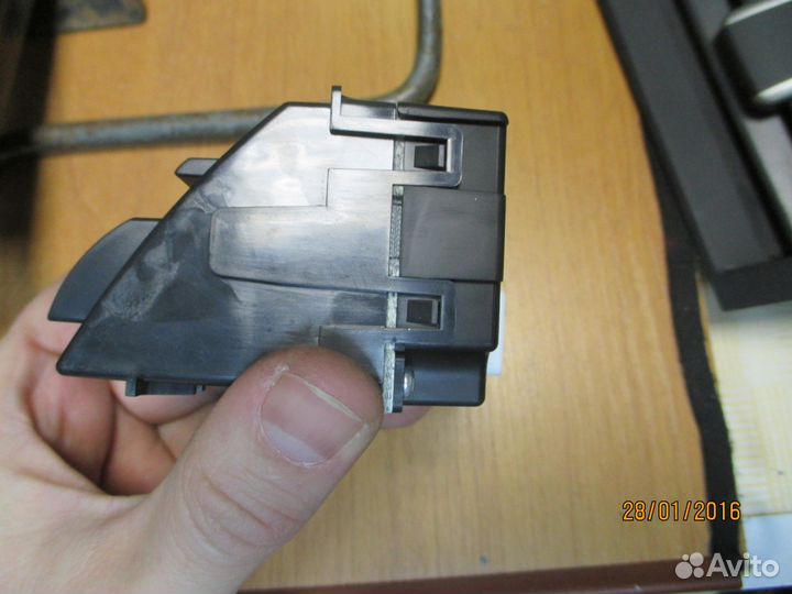 Кнопка аварийной сигнализации для Toyota Camry V40